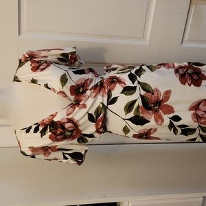 NWOT Lulu's Floral Wrap Dress 👗